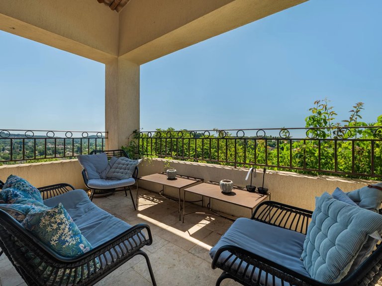 Villa for Sale in Chateauneuf Grasse, Mougins, Valbonne, Grasse Area 4