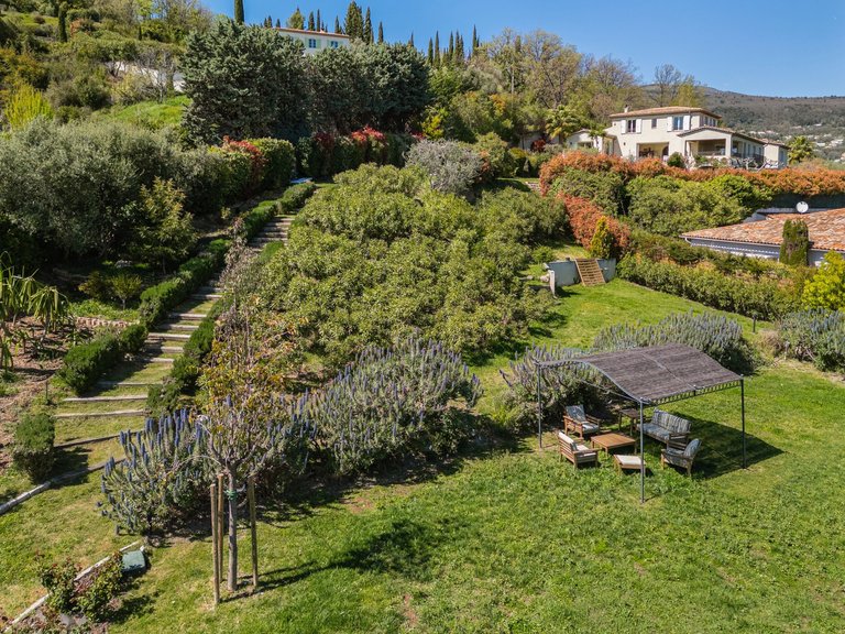 Villa for Sale in Chateauneuf Grasse, Mougins, Valbonne, Grasse Area 9