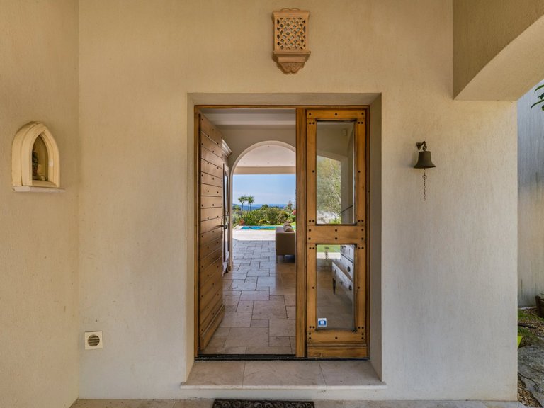 Villa for Sale in Chateauneuf Grasse, Mougins, Valbonne, Grasse Area 11