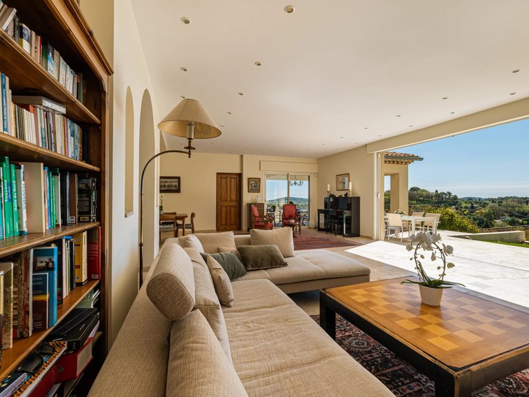 Villa for Sale in Chateauneuf Grasse, Mougins, Valbonne, Grasse Area 14