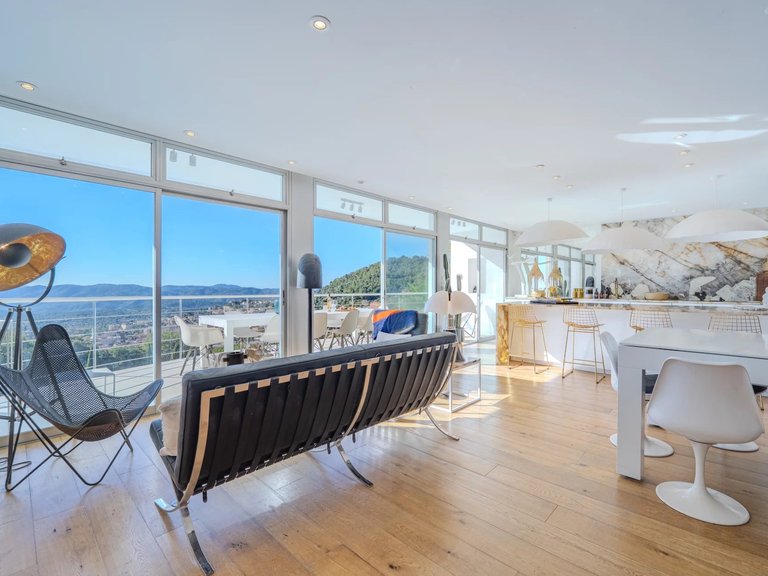 Villa for Sale in Grasse, Mougins, Valbonne, Grasse Area 8