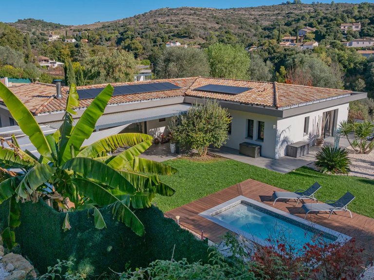 Villa for Sale in Biot, Mougins, Valbonne, Grasse Area 2