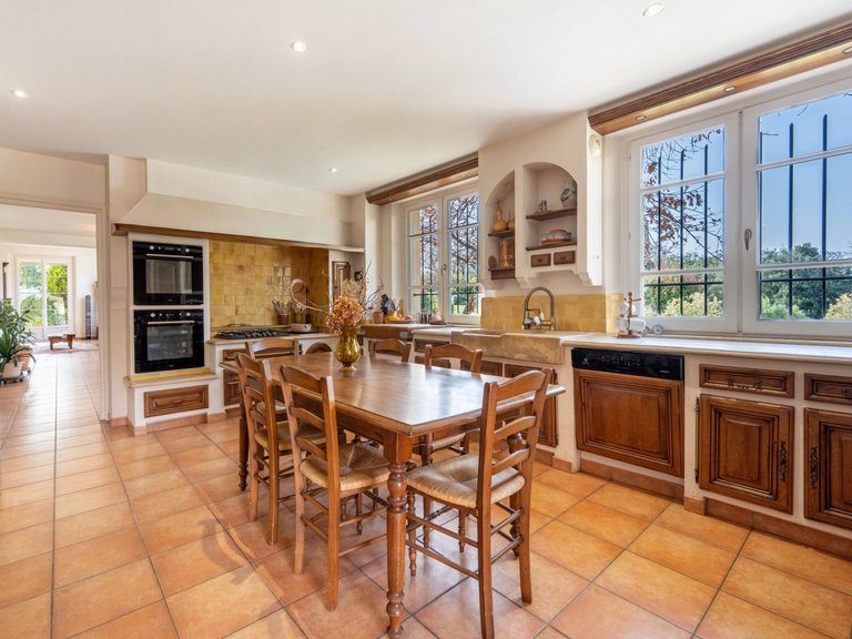Villa for Sale in Roquefort Les Pins, Mougins, Valbonne, Grasse Area 14