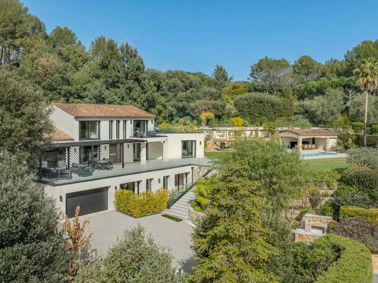 Villa for Sale in Biot, Mougins, Valbonne, Grasse Area 1