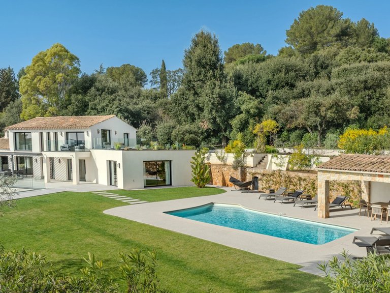 Villa for Sale in Biot, Mougins, Valbonne, Grasse Area 2
