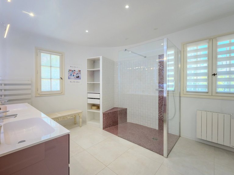 Villa for Sale in Le Rouret, Mougins, Valbonne, Grasse Area 14