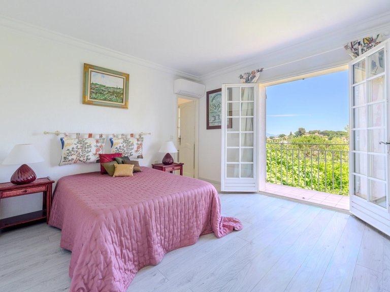 Villa for Sale in Le Rouret, Mougins, Valbonne, Grasse Area 15