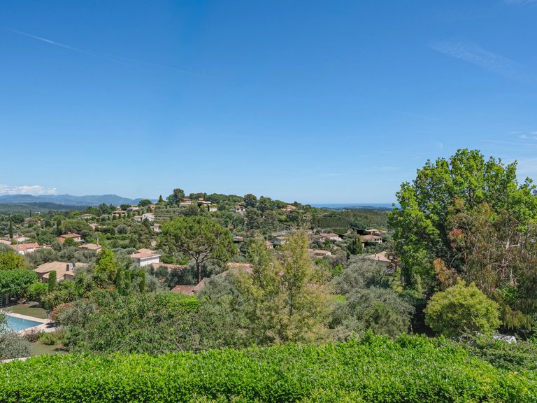 Villa for Sale in Le Rouret, Mougins, Valbonne, Grasse Area 18