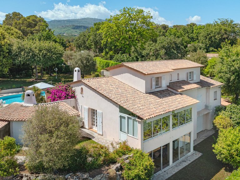 Villa for Sale in Le Rouret, Mougins, Valbonne, Grasse Area 19