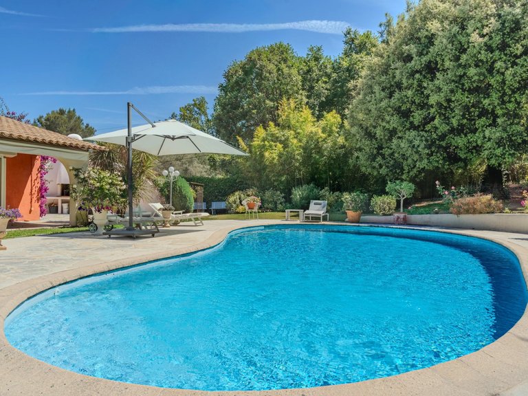 Villa for Sale in Le Rouret, Mougins, Valbonne, Grasse Area 6