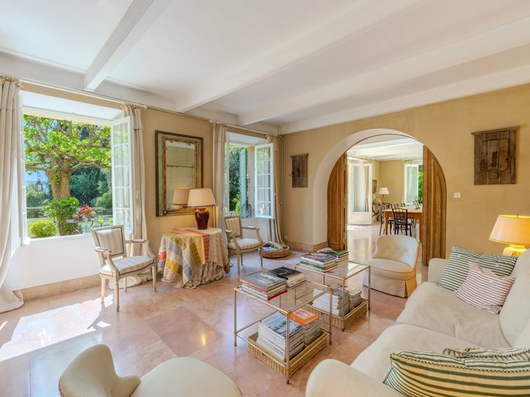 Villa for Sale in Grasse, Mougins, Valbonne, Grasse Area 12