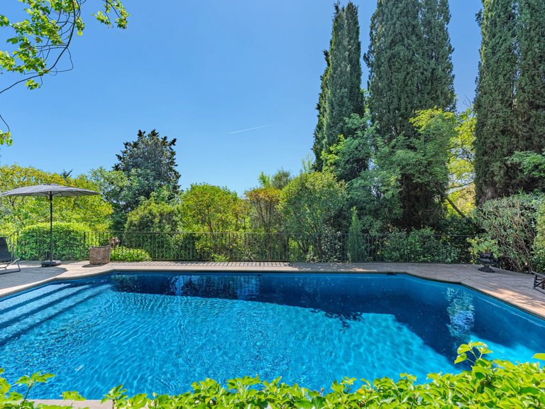 Villa for Sale in Grasse, Mougins, Valbonne, Grasse Area 4