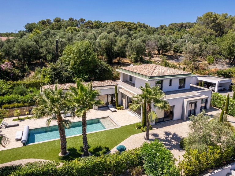 Villa for Sale in Opio, Mougins, Valbonne, Grasse Area 1