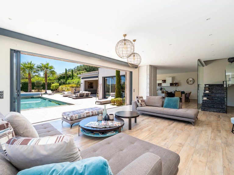 Villa for Sale in Opio, Mougins, Valbonne, Grasse Area 2