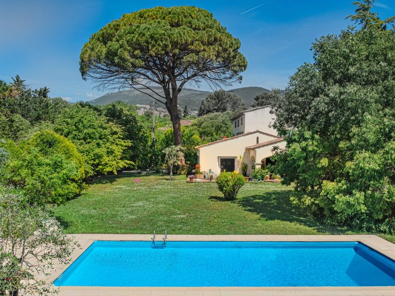 Villa for Sale in Grasse, Mougins, Valbonne, Grasse Area 2