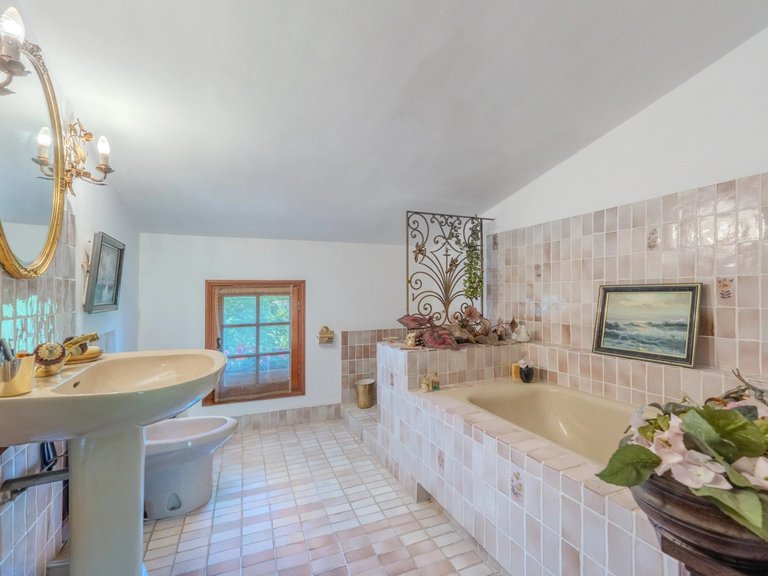 Villa for Sale in Grasse, Mougins, Valbonne, Grasse Area 15