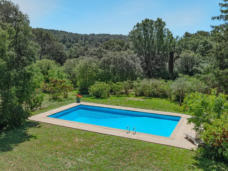 Villa for Sale in Grasse, Mougins, Valbonne, Grasse Area 17