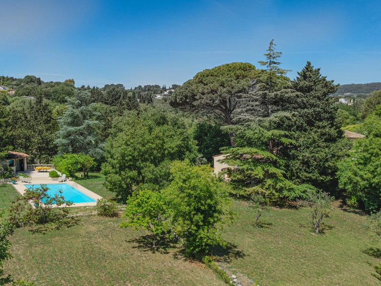 Villa for Sale in Grasse, Mougins, Valbonne, Grasse Area 18