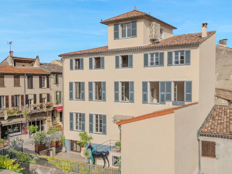 Villa for Sale in Biot, Mougins, Valbonne, Grasse Area 1