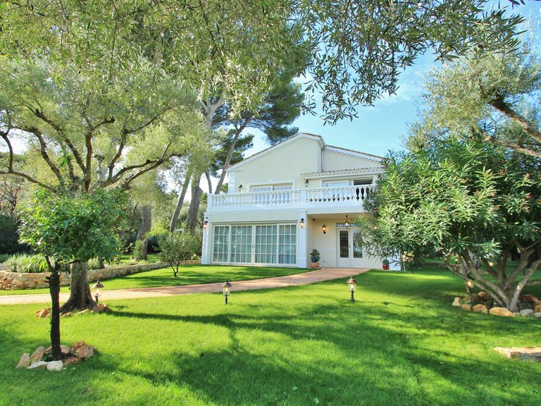 Villa for Sale in Cap D Antibes, Antibes Area 1