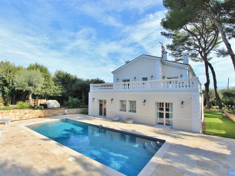 Villa for Sale in Cap D Antibes, Antibes Area 7