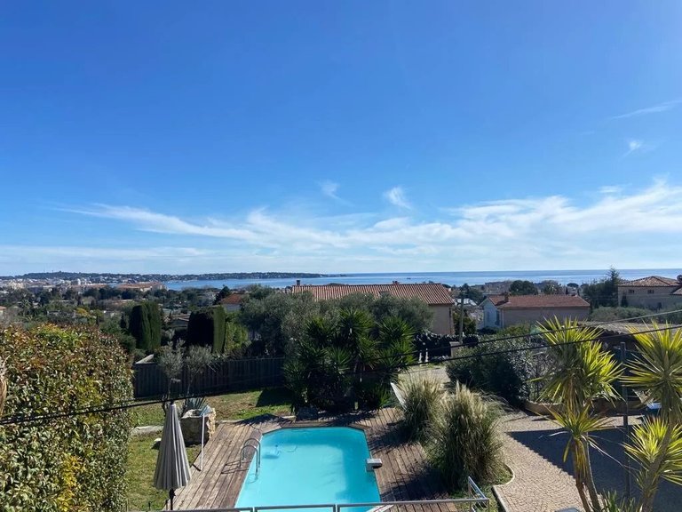Villa for Sale in Cannes, Cannes Area 1