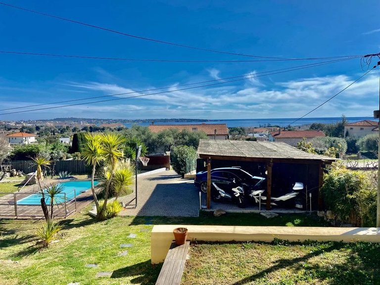 Villa for Sale in Cannes, Cannes Area 2