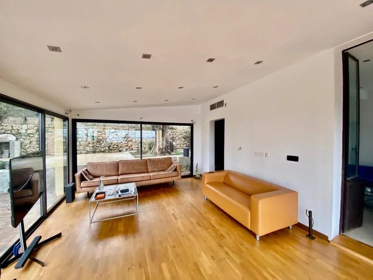 Villa for Sale in Cannes, Cannes Area 3