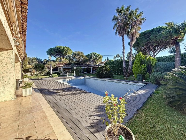 Villa for Sale in Cap D Antibes, Antibes Area 2