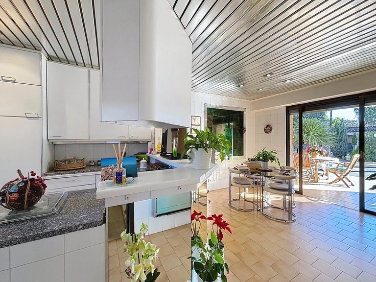 Villa for Sale in Cap D Antibes, Antibes Area 11