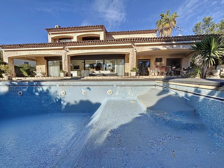 Villa for Sale in Cap D Antibes, Antibes Area 3