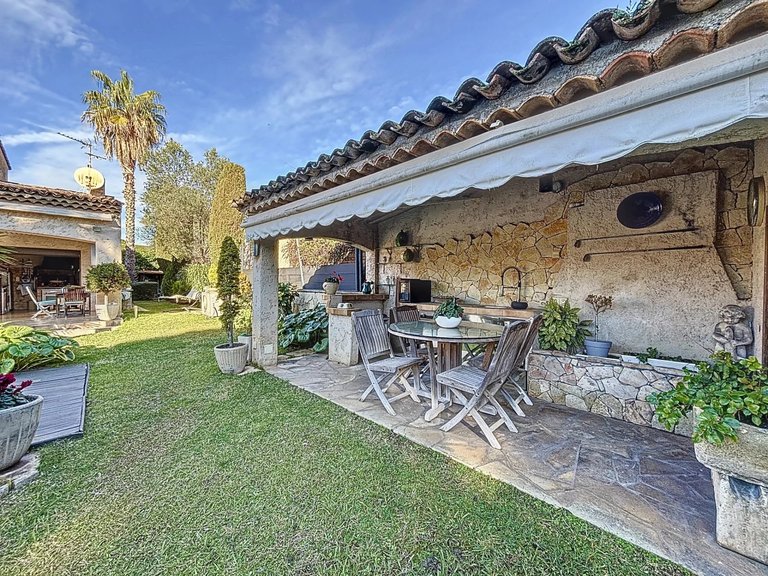 Villa for Sale in Cap D Antibes, Antibes Area 6