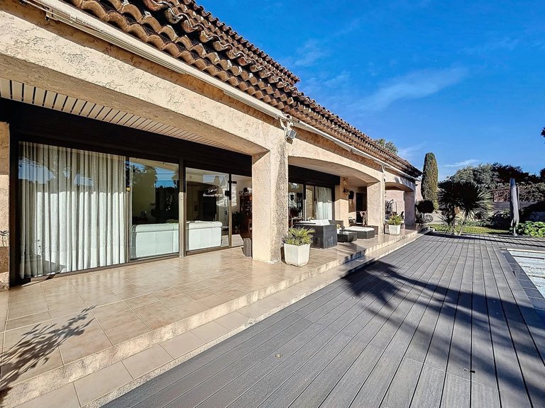 Villa for Sale in Cap D Antibes, Antibes Area 7