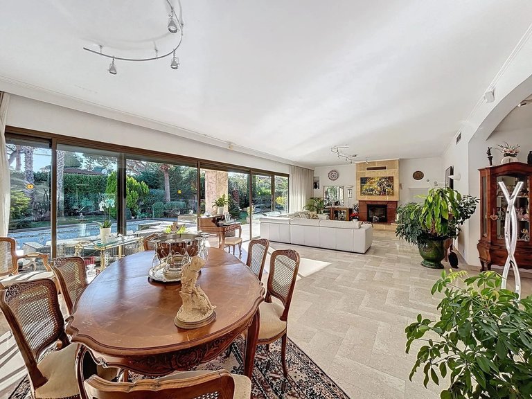 Villa for Sale in Cap D Antibes, Antibes Area 8