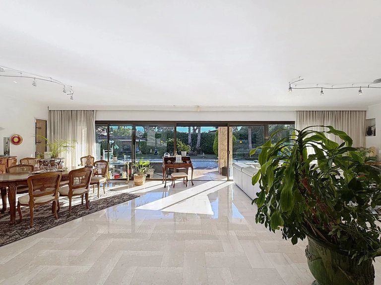 Villa for Sale in Cap D Antibes, Antibes Area 10