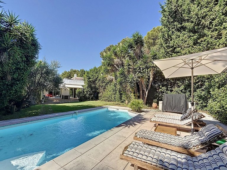 Villa for Sale in Cap D Antibes, Antibes Area 7