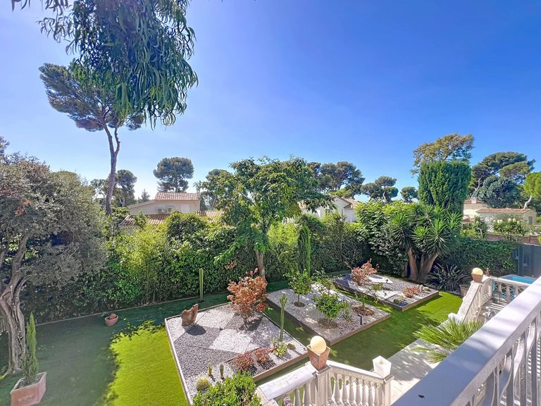 Villa for Sale in Cap D Antibes, Antibes Area 2