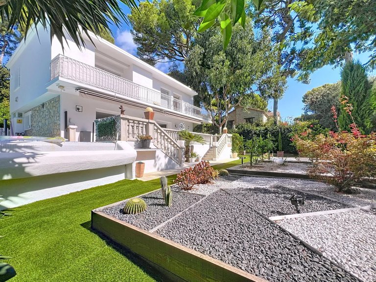 Villa for Sale in Cap D Antibes, Antibes Area 15