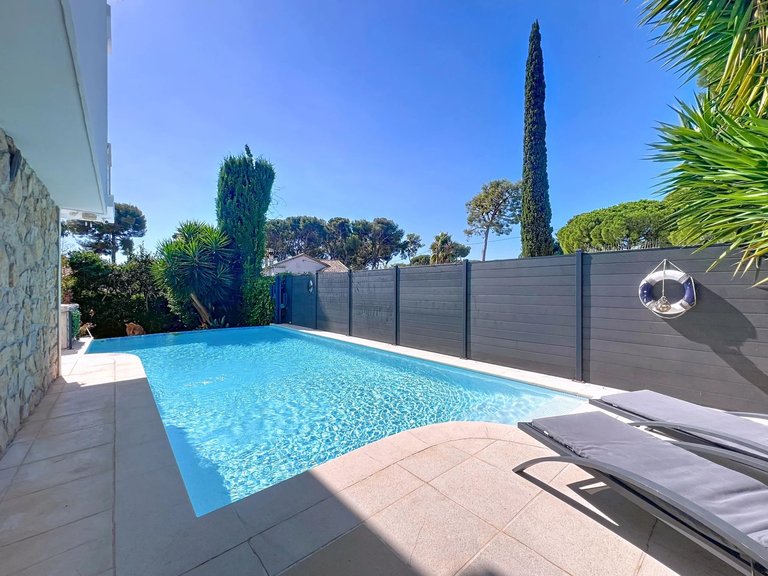 Villa for Sale in Cap D Antibes, Antibes Area 7