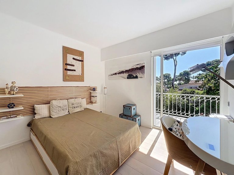 Villa for Sale in Cap D Antibes, Antibes Area 10