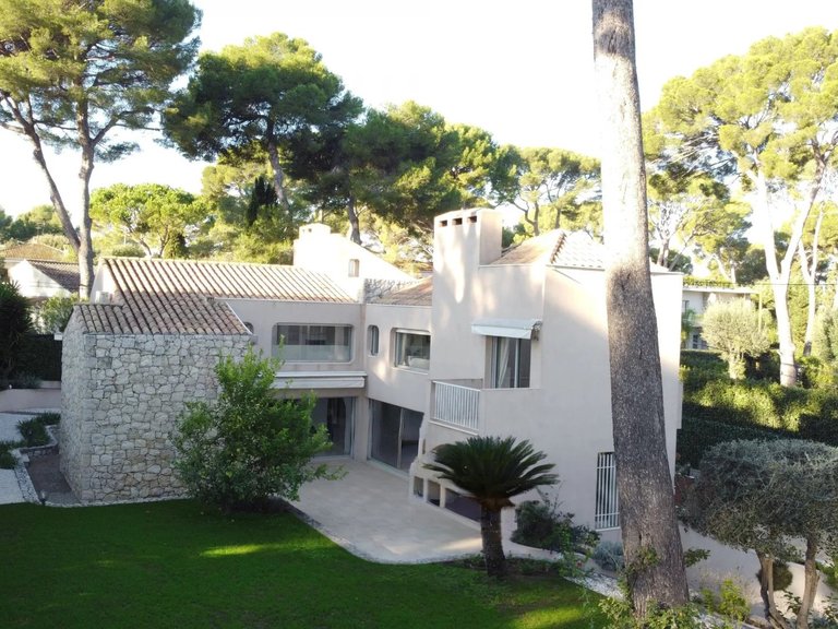 Villa for Sale in Cap D Antibes, Antibes Area 2