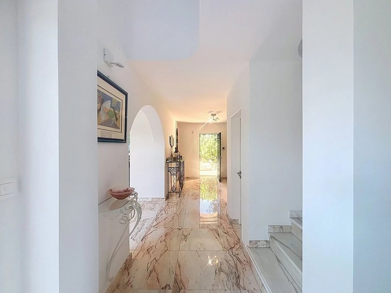 Villa for Sale in Cap D Antibes, Antibes Area 10