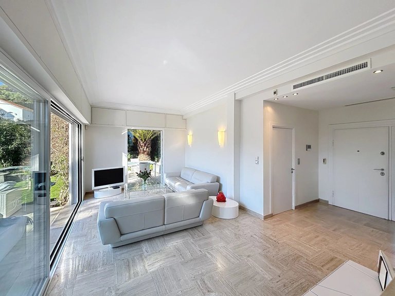 Villa for Sale in Cap D Antibes, Antibes Area 11