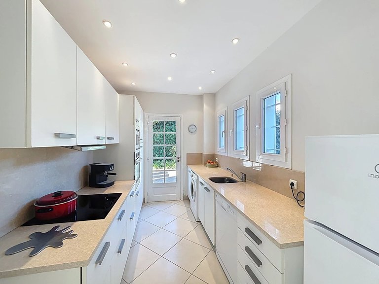 Villa for Sale in Cap D Antibes, Antibes Area 18