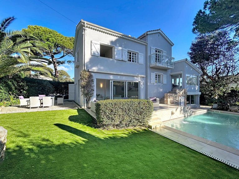Villa for Sale in Cap D Antibes, Antibes Area 3