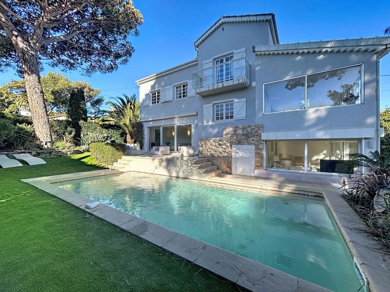 Villa for Sale in Cap D Antibes, Antibes Area 4