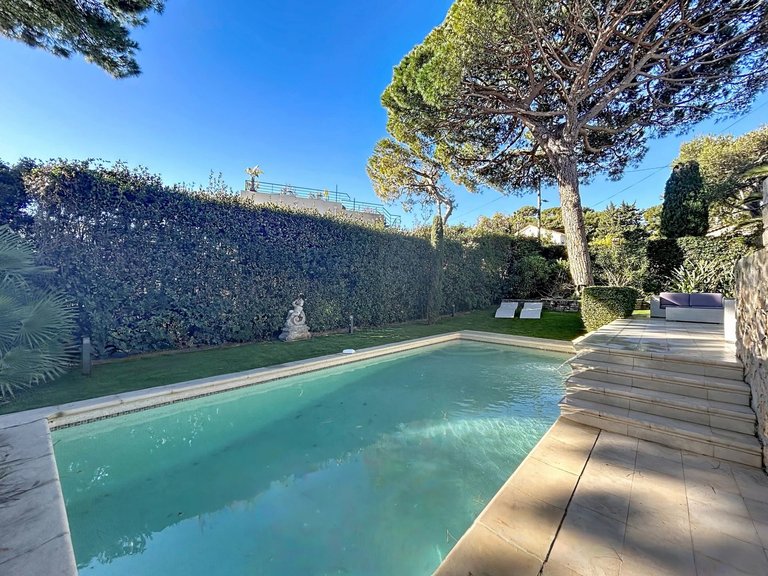Villa for Sale in Cap D Antibes, Antibes Area 5