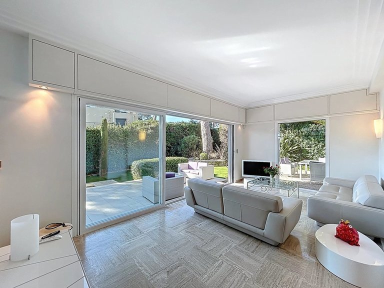 Villa for Sale in Cap D Antibes, Antibes Area 9