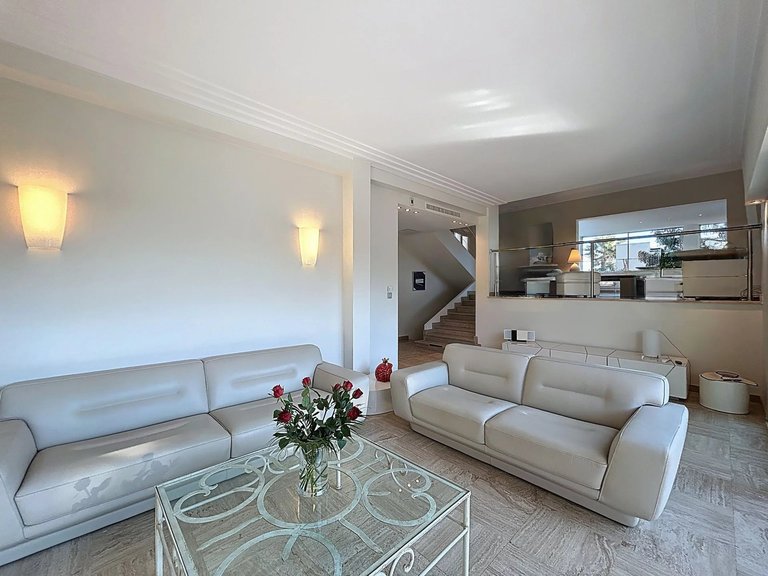 Villa for Sale in Cap D Antibes, Antibes Area 10
