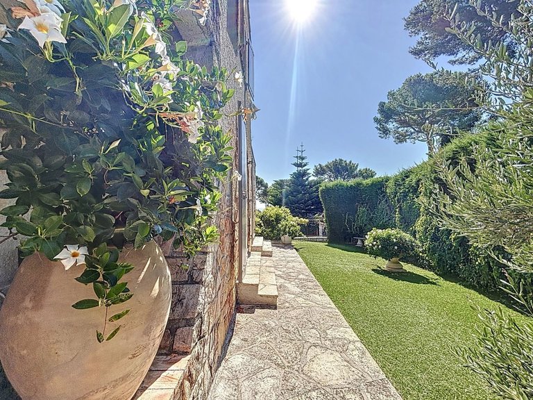 Villa for Sale in Cap D Antibes, Antibes Area 11